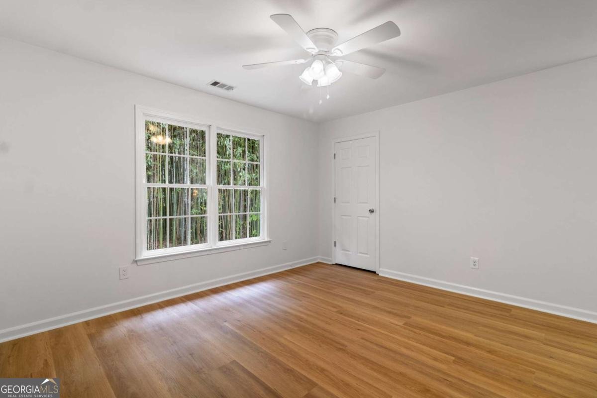 1554 Clydesdale Court Suwanee - 31