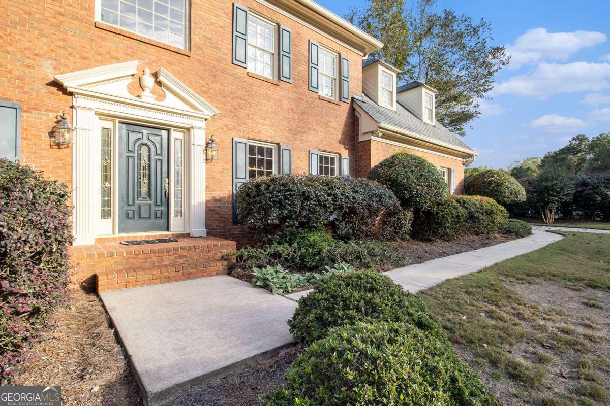 5863 Revington Drive Peachtree Corners - 3