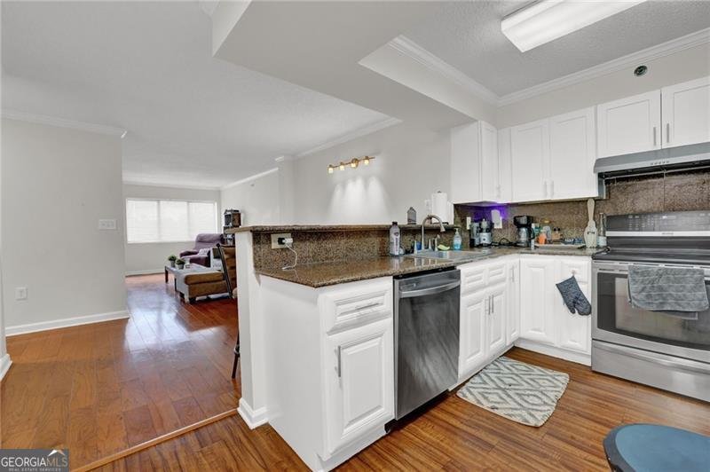 795 Hammond Drive Sandy Springs - 19