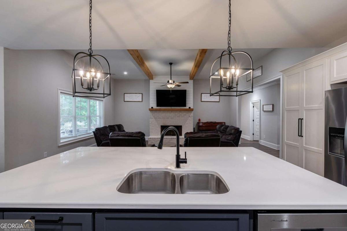 1120 Pearl Way Bogart - 1