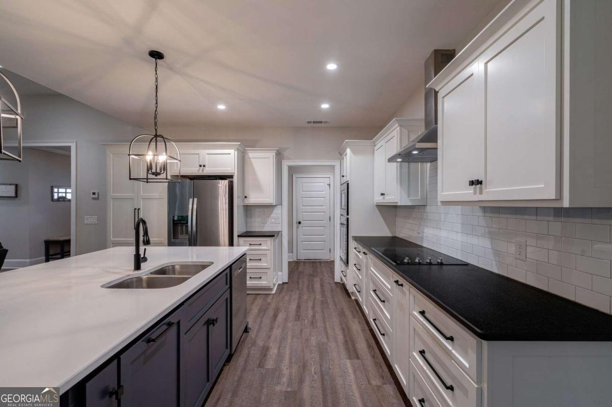 1120 Pearl Way Bogart - 2