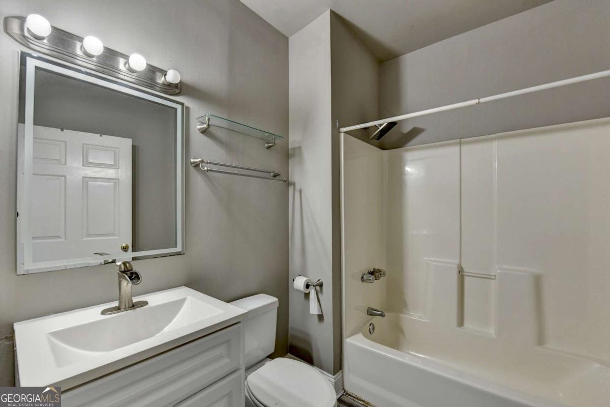 1015 Rowe Oak Circle Lawrenceville - 1