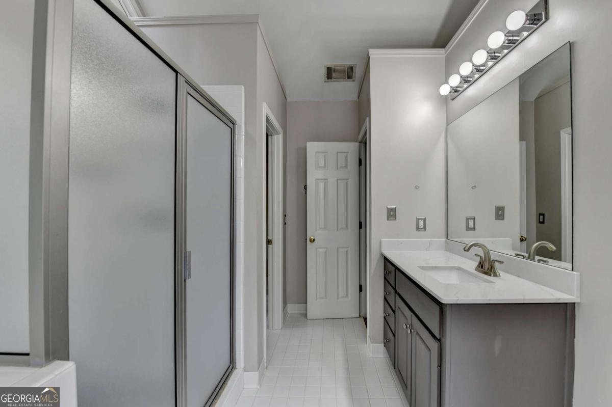 1015 Rowe Oak Circle Lawrenceville - 66