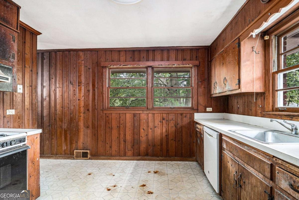 1880 Wellbourne Drive Atlanta - 12