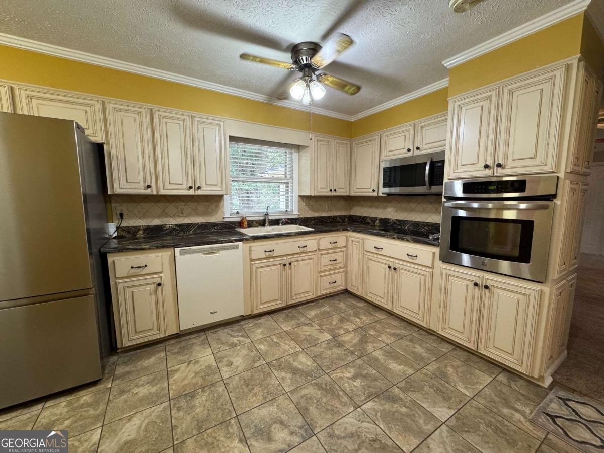 6716 Hwy 29 Hull - 12