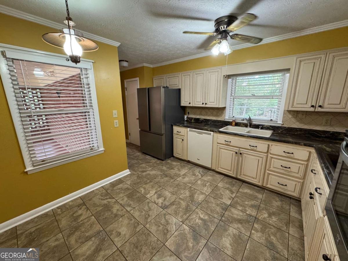 6716 Hwy 29 Hull - 13