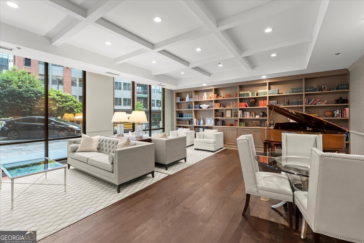 3481 Lakeside Drive Atlanta - 25