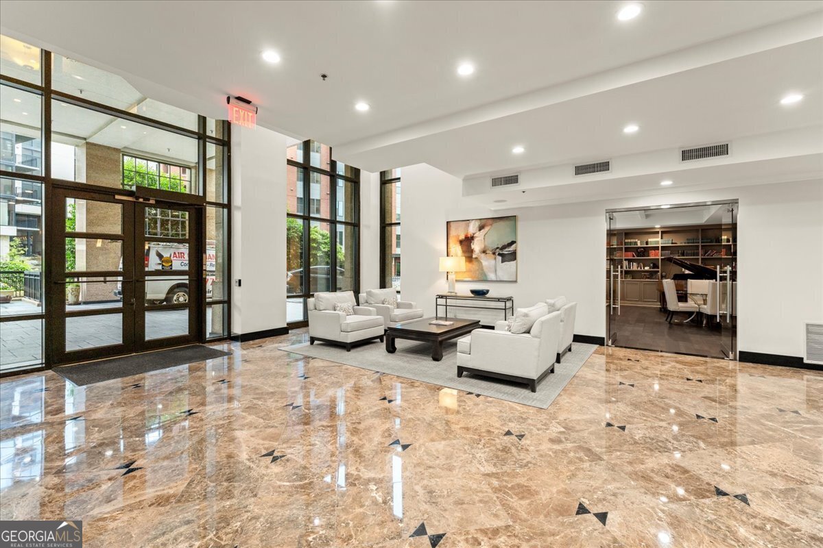 3481 Lakeside Drive Atlanta - 3