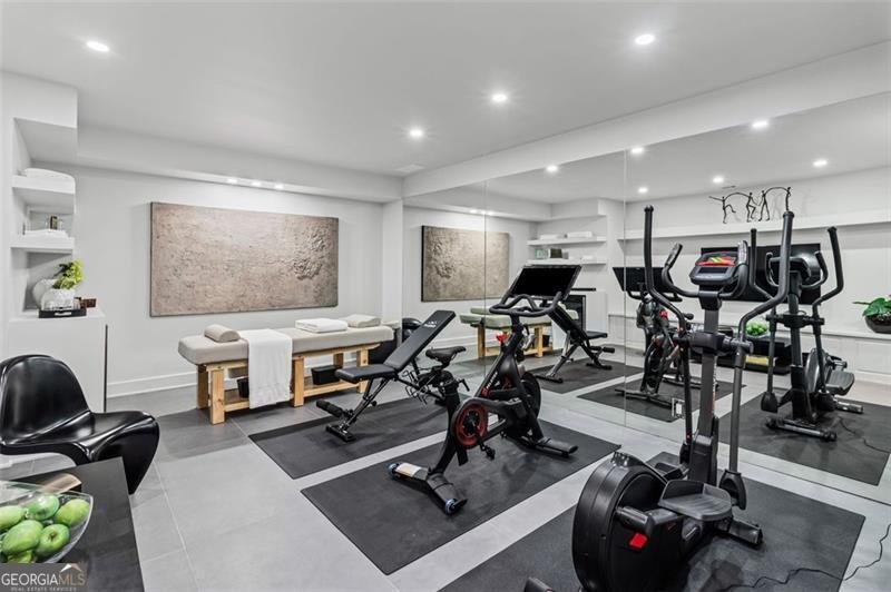8610 SENTINAE CHASE Drive Roswell - 45