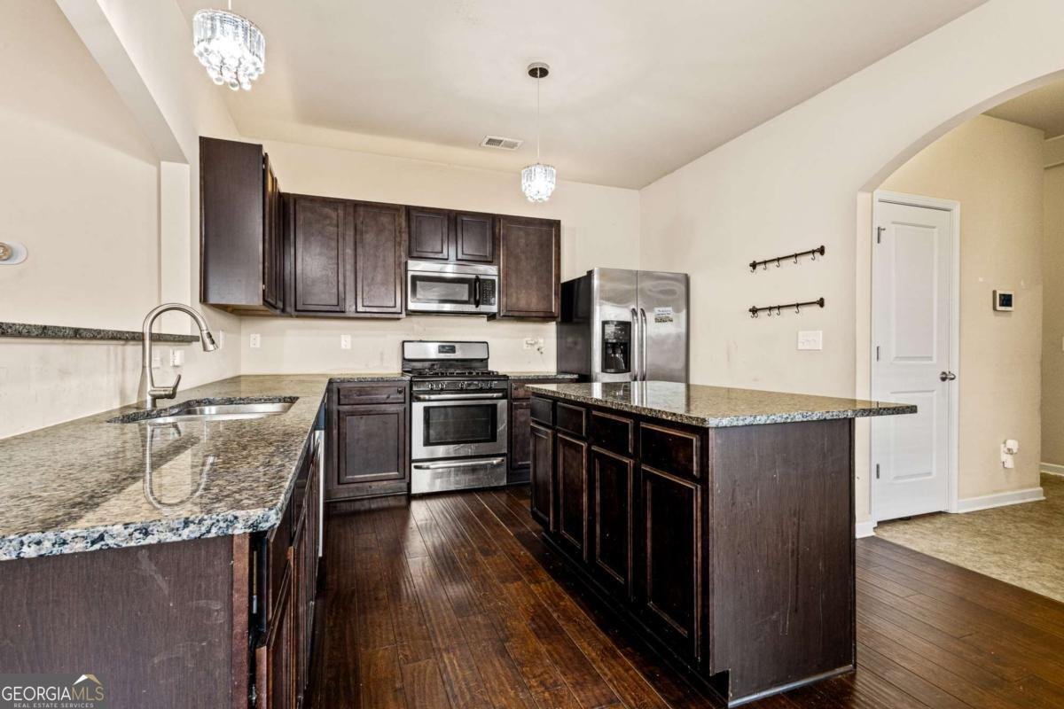 2979 DUNGENESS Drive Douglasville - 6