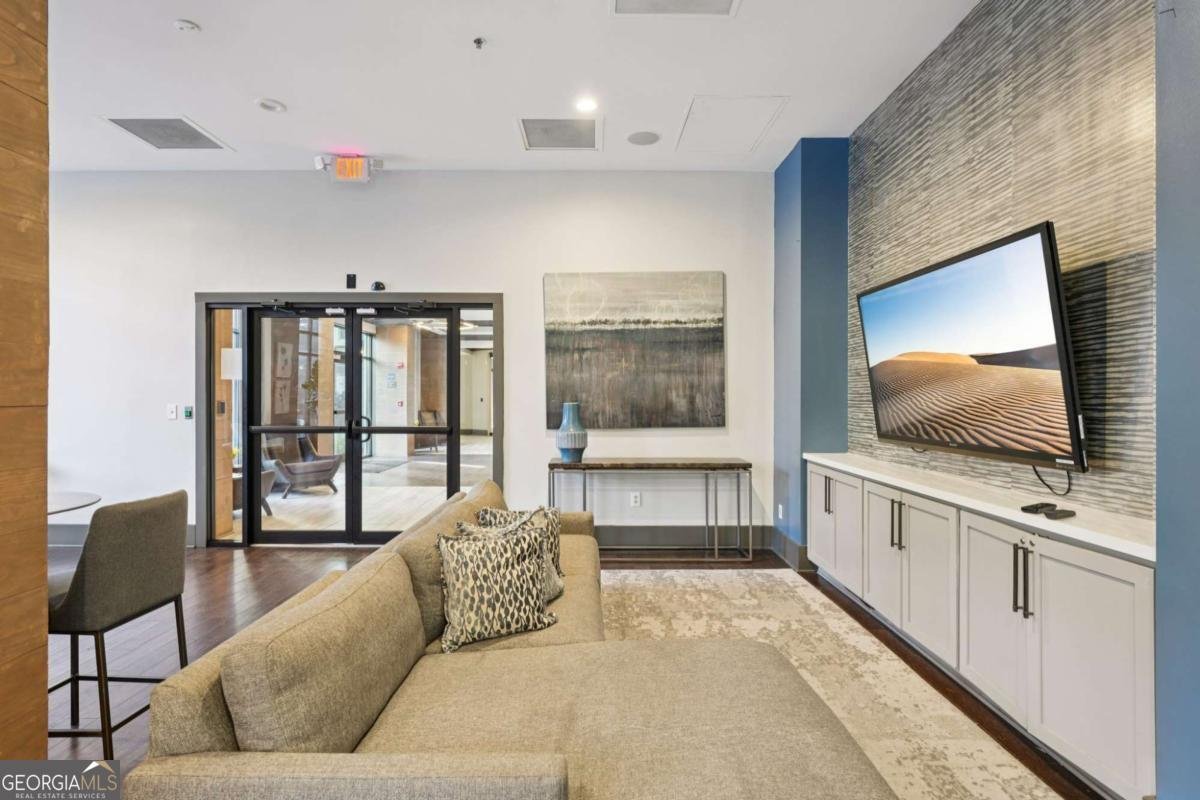 799 Hammond Drive Atlanta - 17