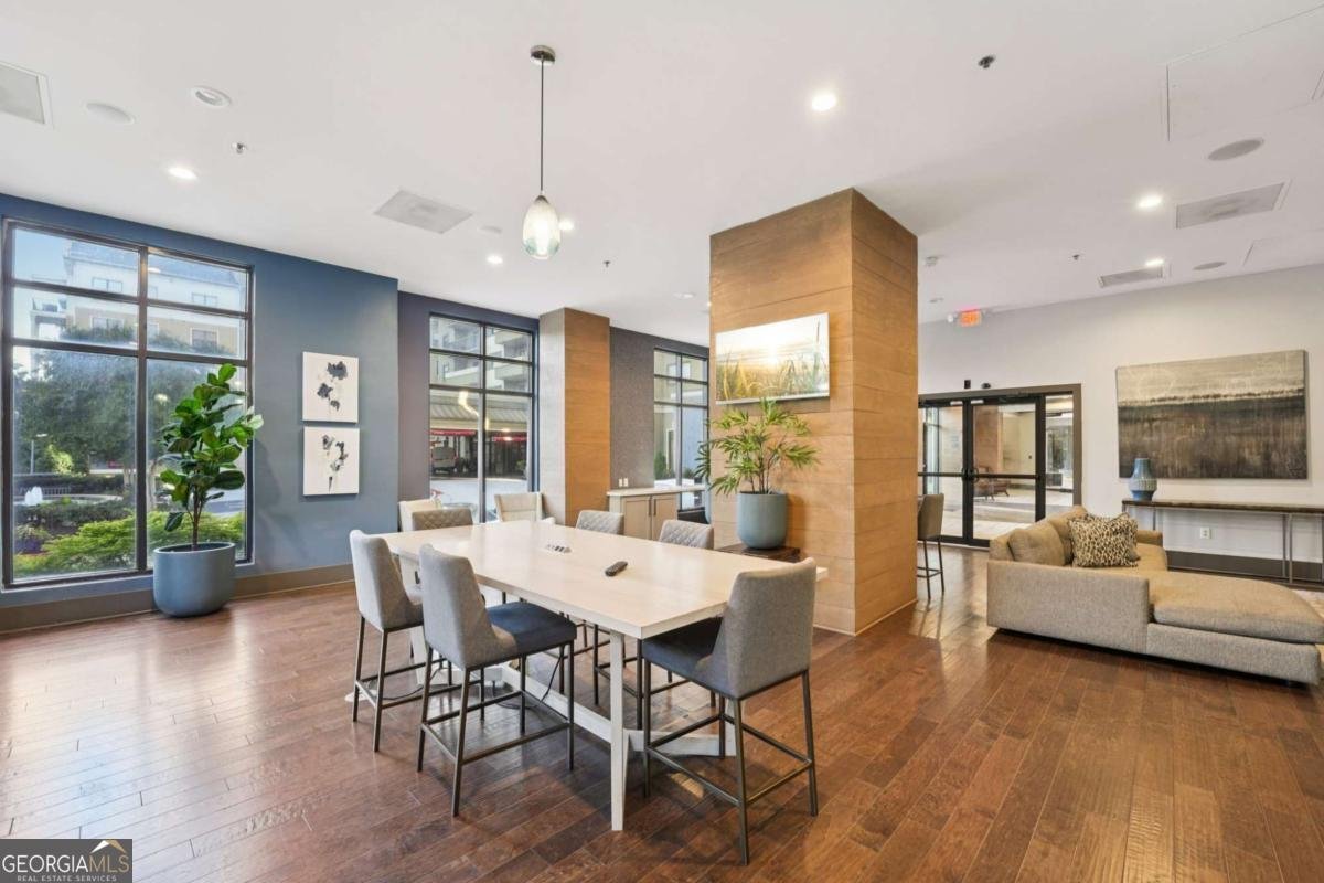 799 Hammond Drive Atlanta - 18