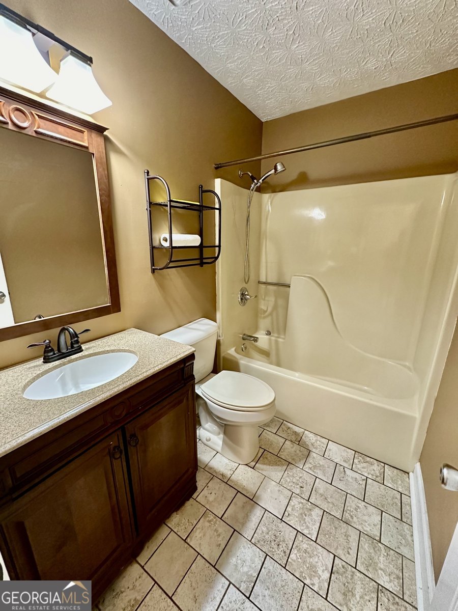 2735 Sandy Creek Circle Loganville - 23