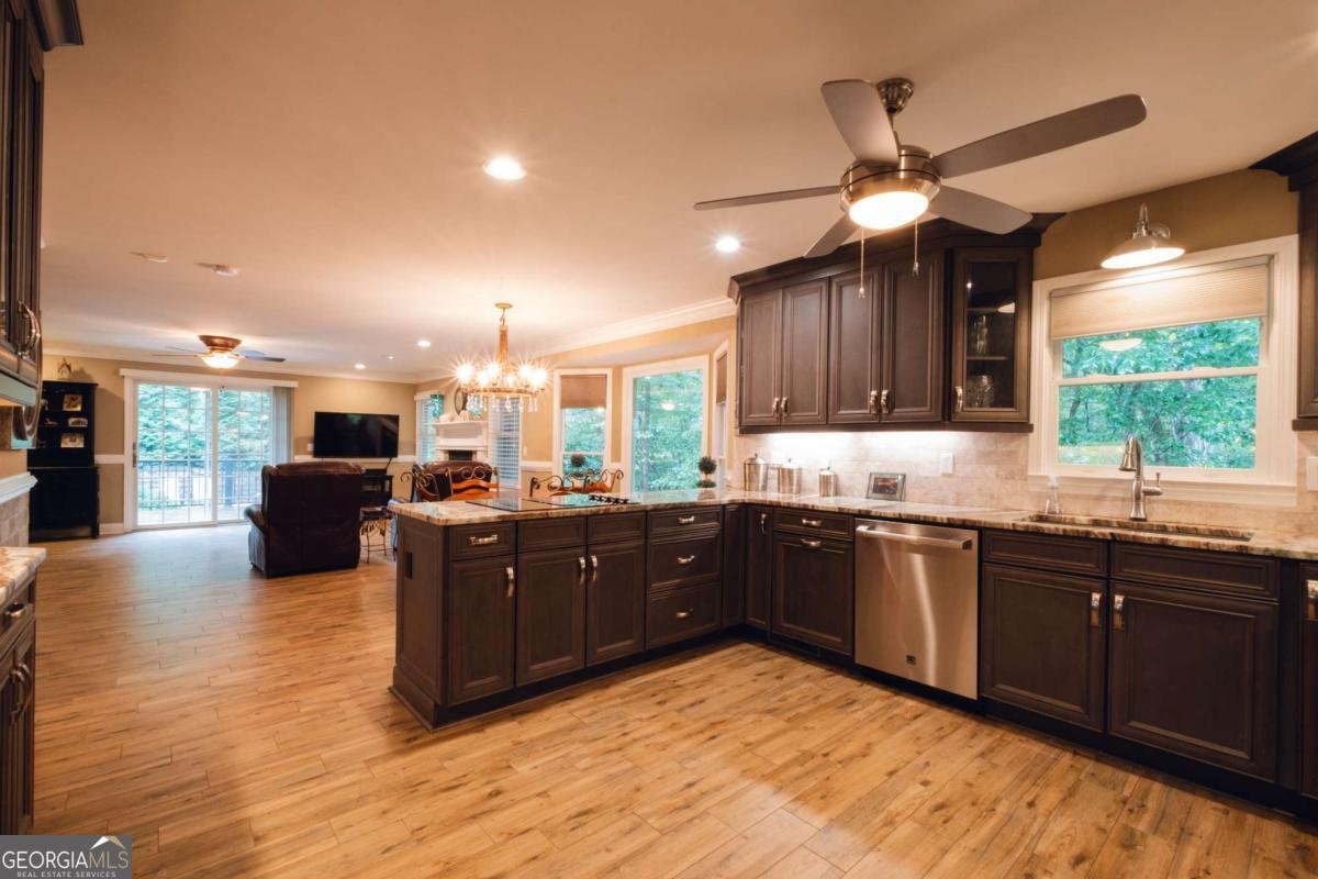 1552 Catherine Court Suwanee - 17
