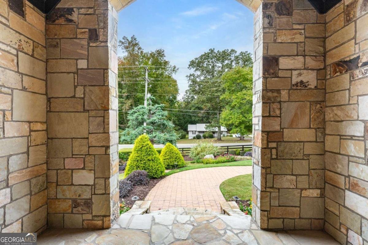 16050 Thompson Road Milton - 17