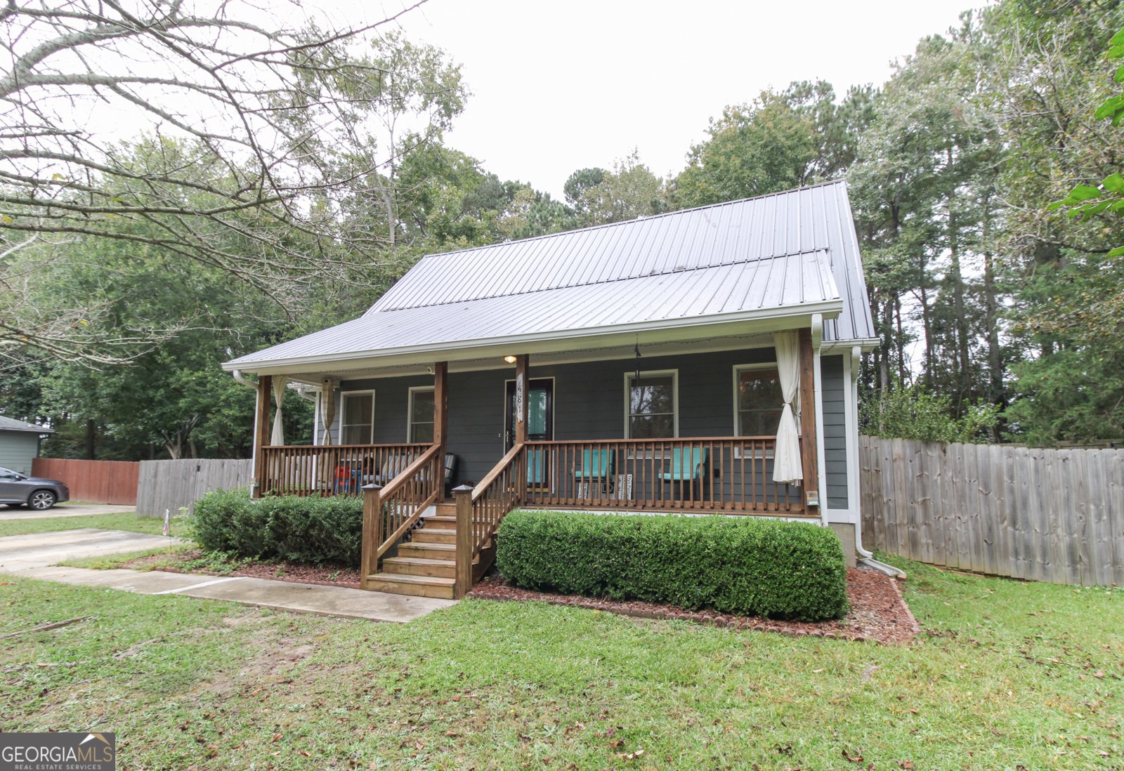 481 Bedford Drive Hull - 2