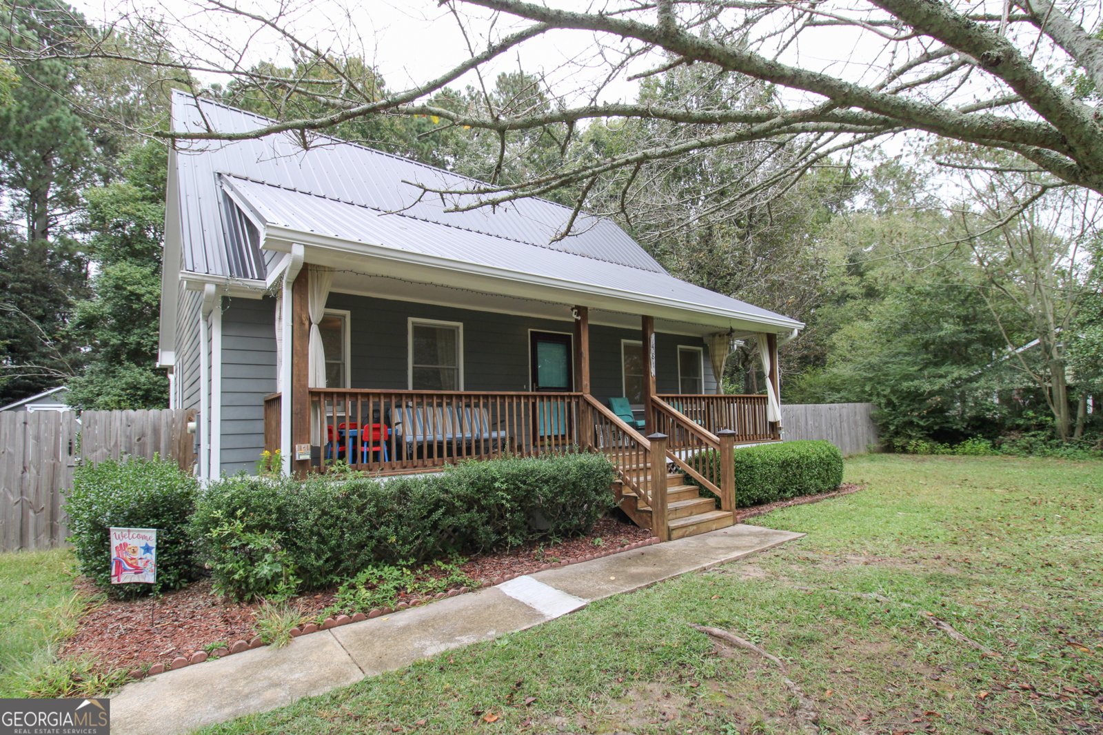 481 Bedford Drive Hull - 3