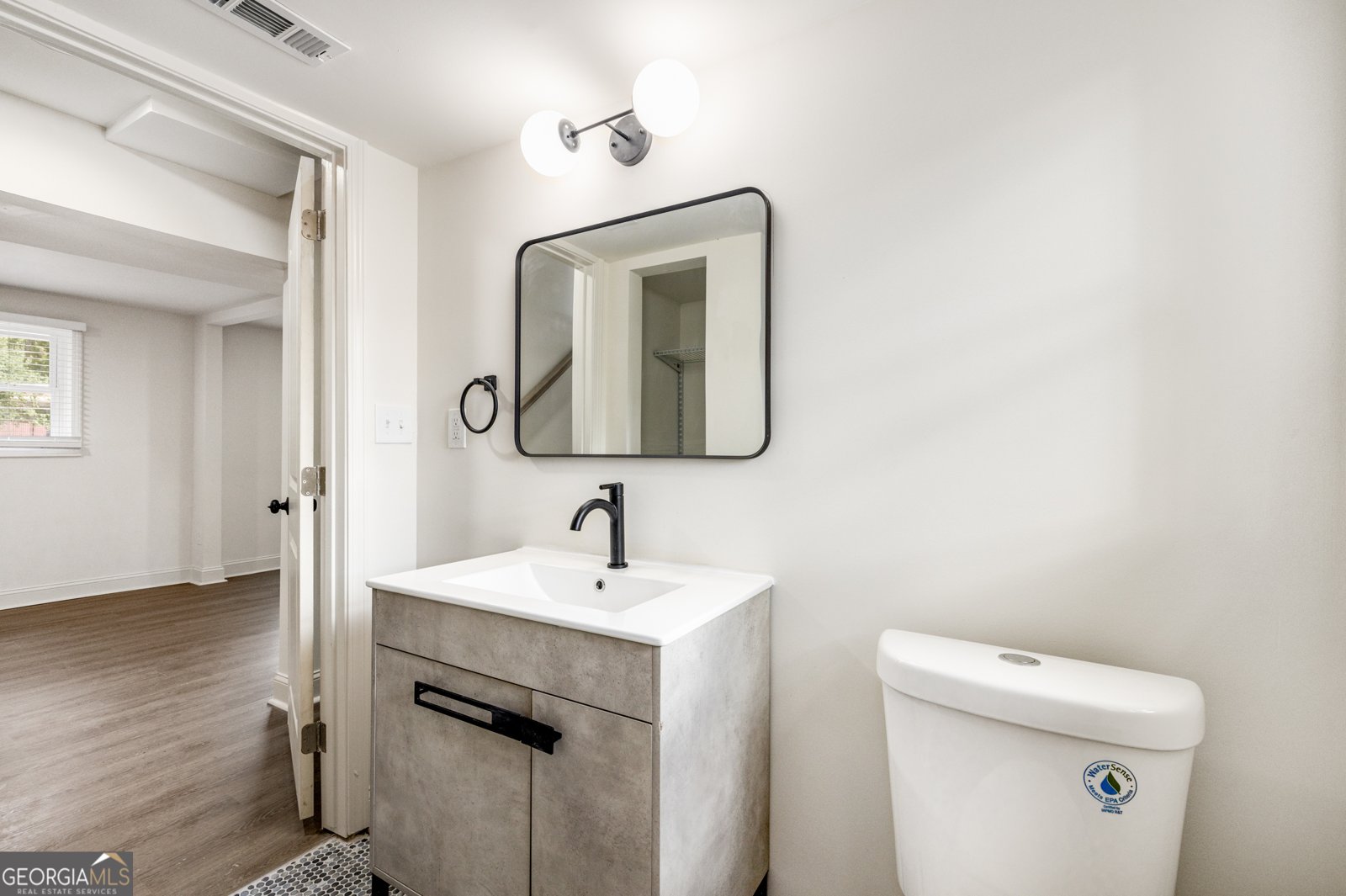 1483 Town Country Drive Atlanta - 31