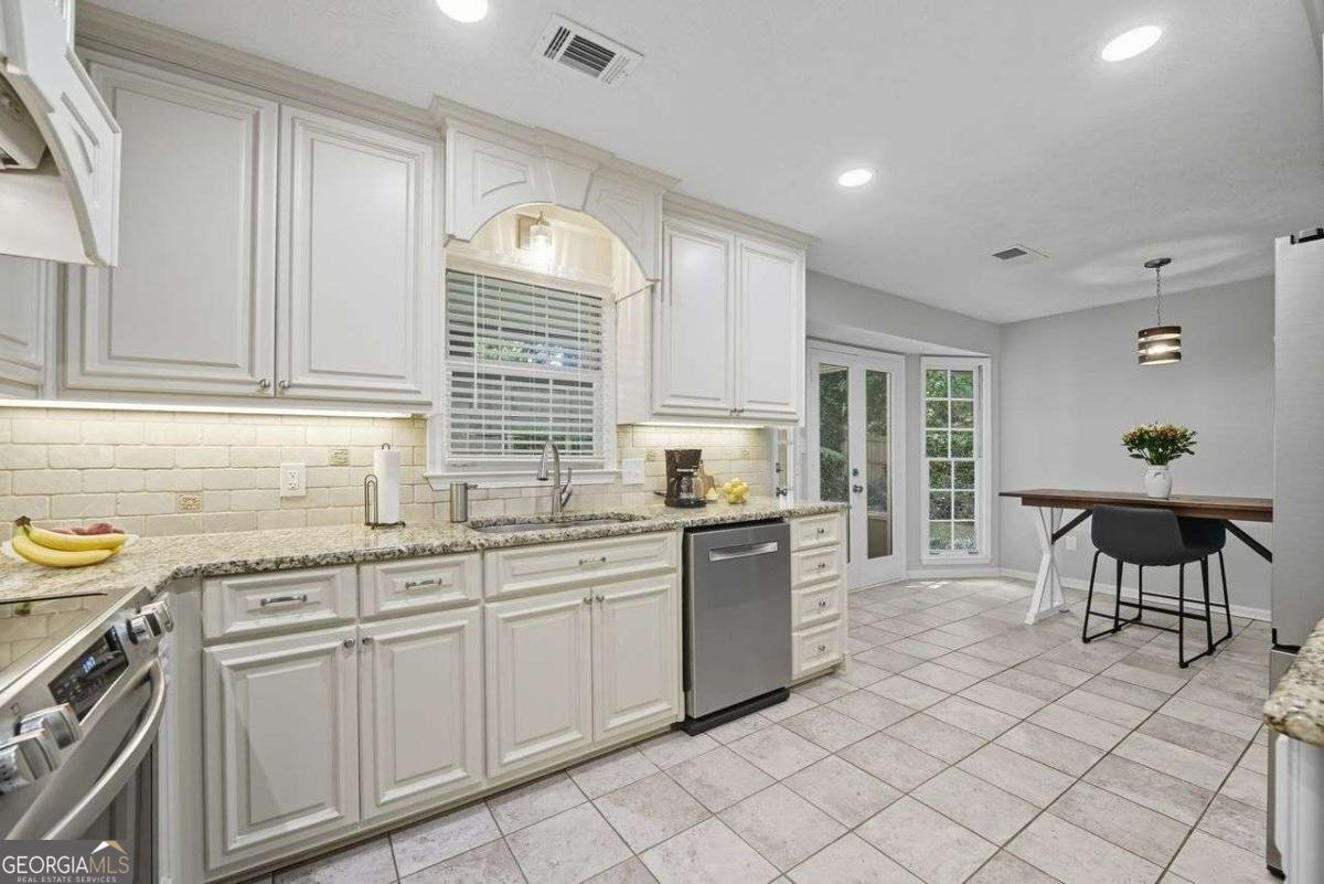 3894 Dollar Circle Suwanee - 10