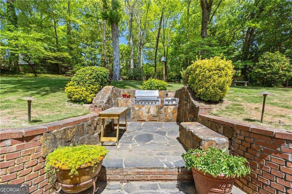 998 Ferncliff Road Atlanta - 31
