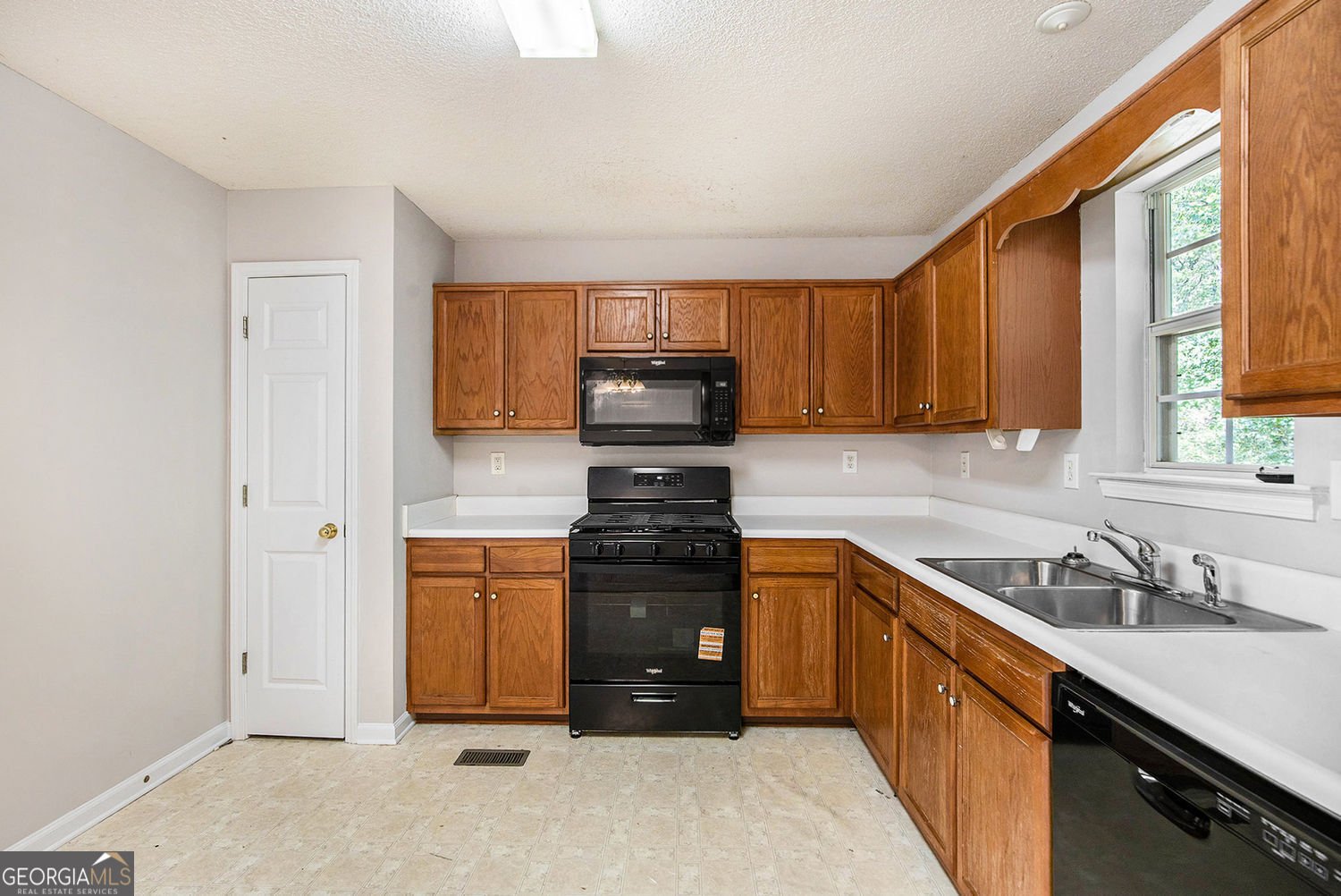 6560 Chickasaw Drive Douglasville - 6