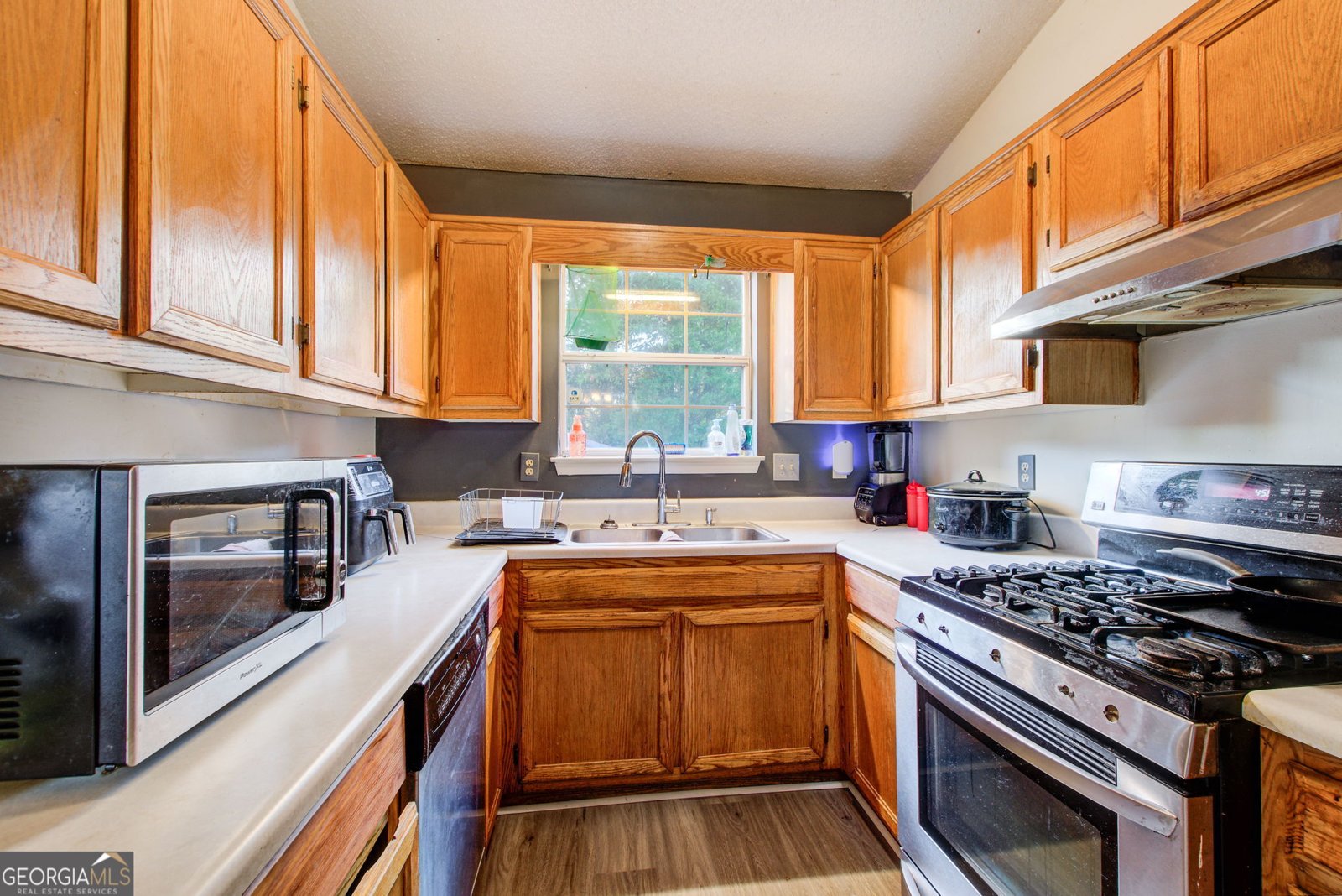 7106 Oakwood Circle Rex - 9