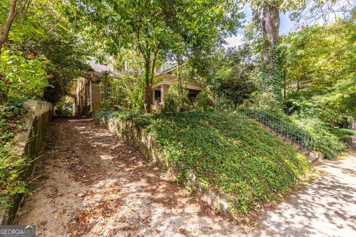 566 Clifton Road Atlanta - 32