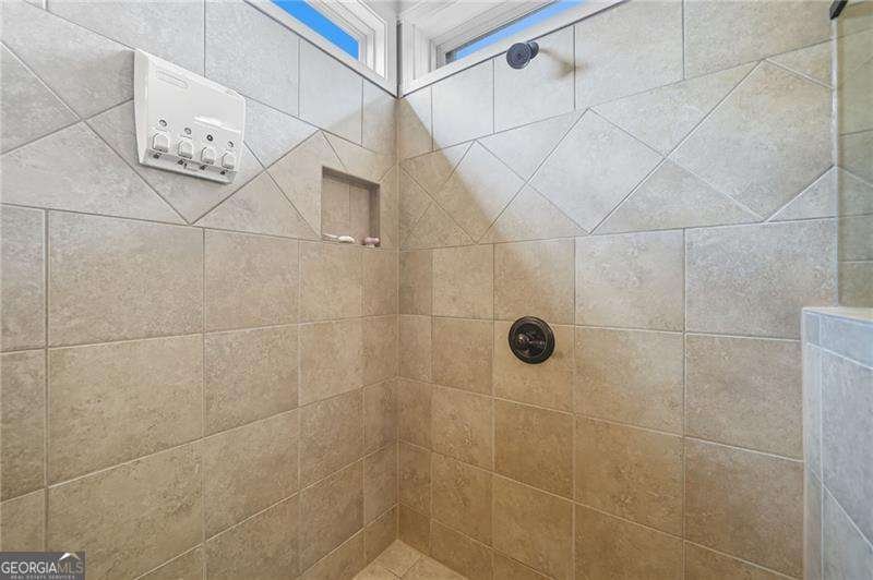 633 Hemlock Trail Canton - 41