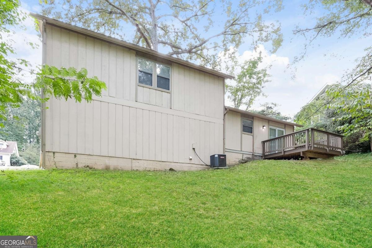 3352 Herrenhut Road Lithonia - 22