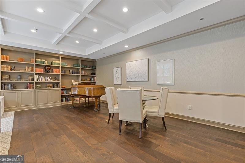 3481 Lakeside Drive Atlanta - 23