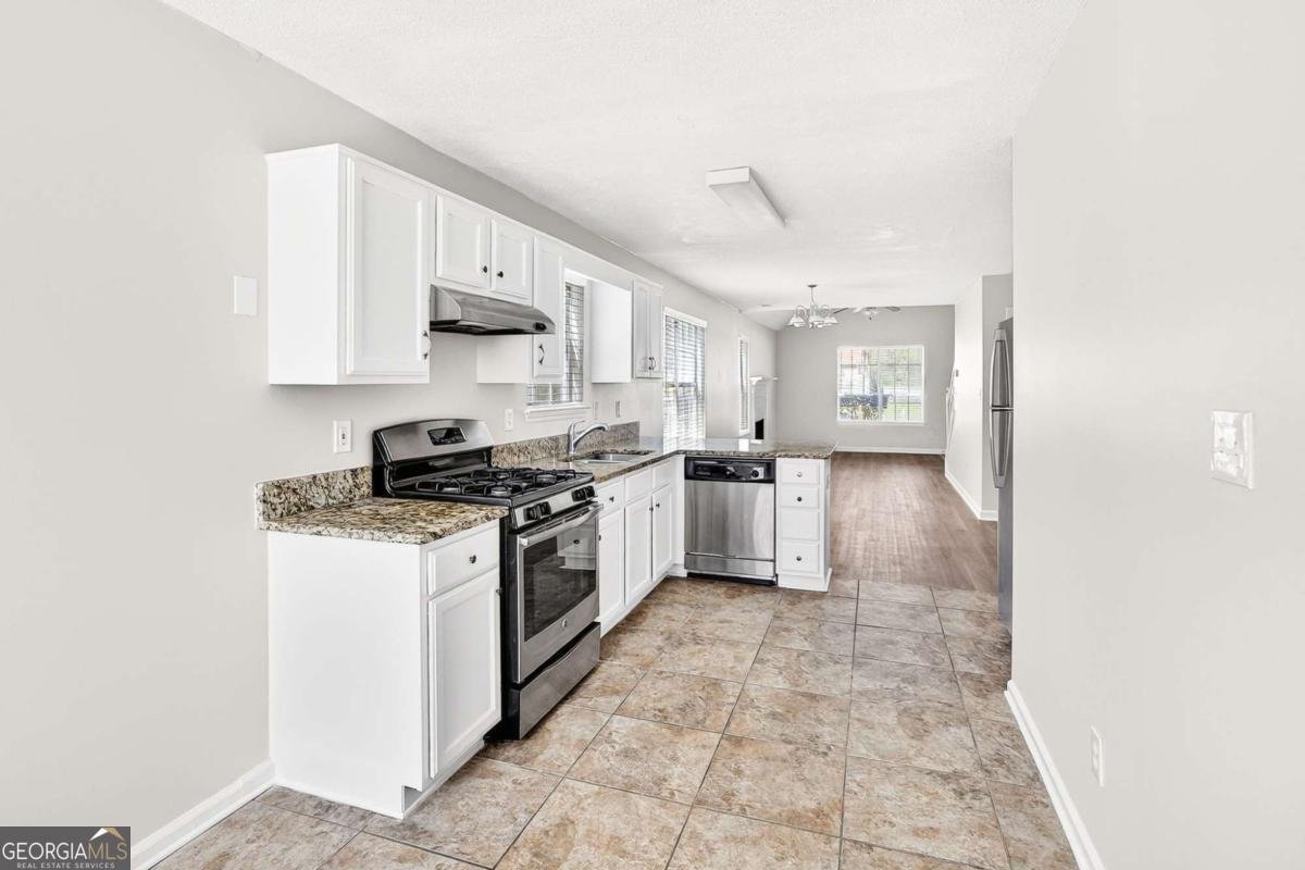 1544 Wembley Drive Douglasville - 12