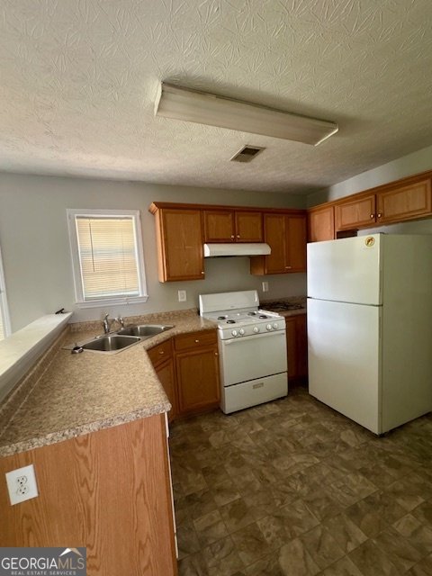 1904 Elm Park Drive Hampton - 2