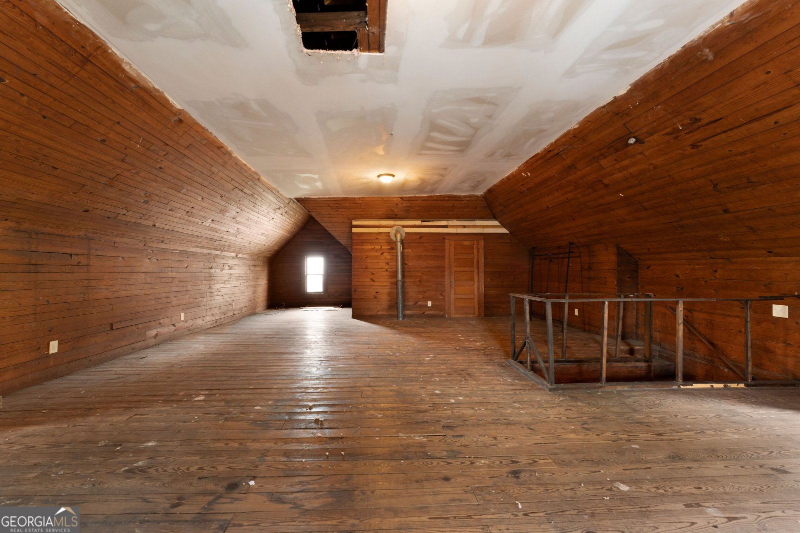 712 College Street Calhoun - 24