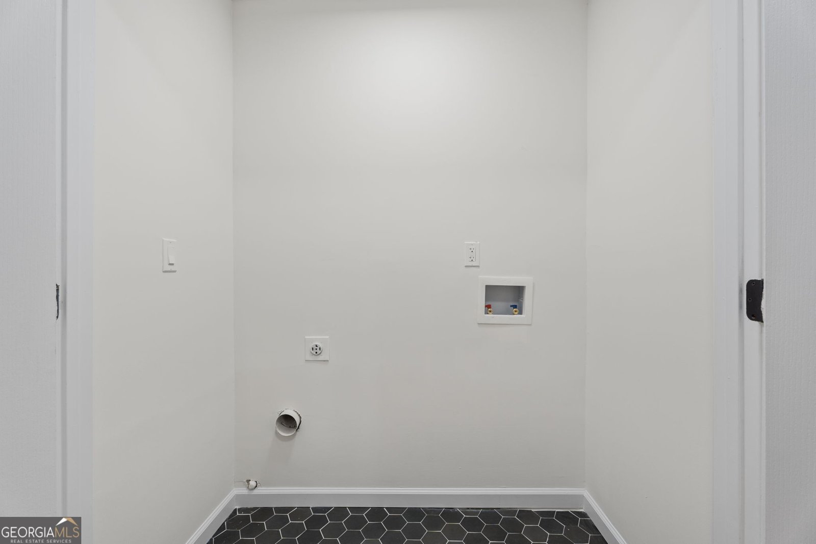 325 Peachtree Circle Hampton - 34