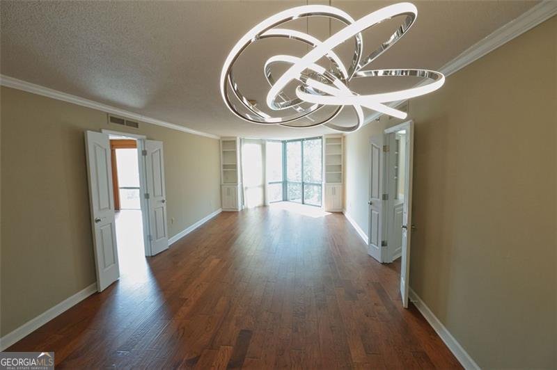 2870 PHARR Court Atlanta - 4