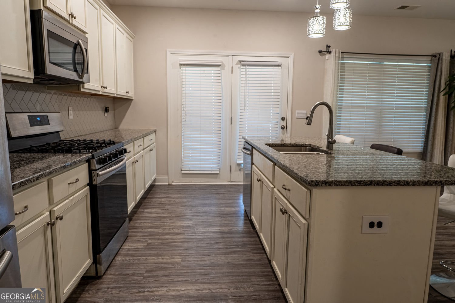 47 Woodford Reserve Pass Dallas - 12