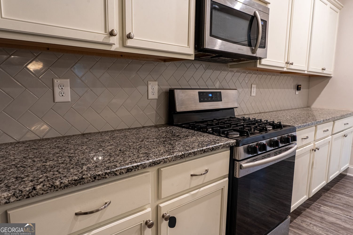 47 Woodford Reserve Pass Dallas - 13