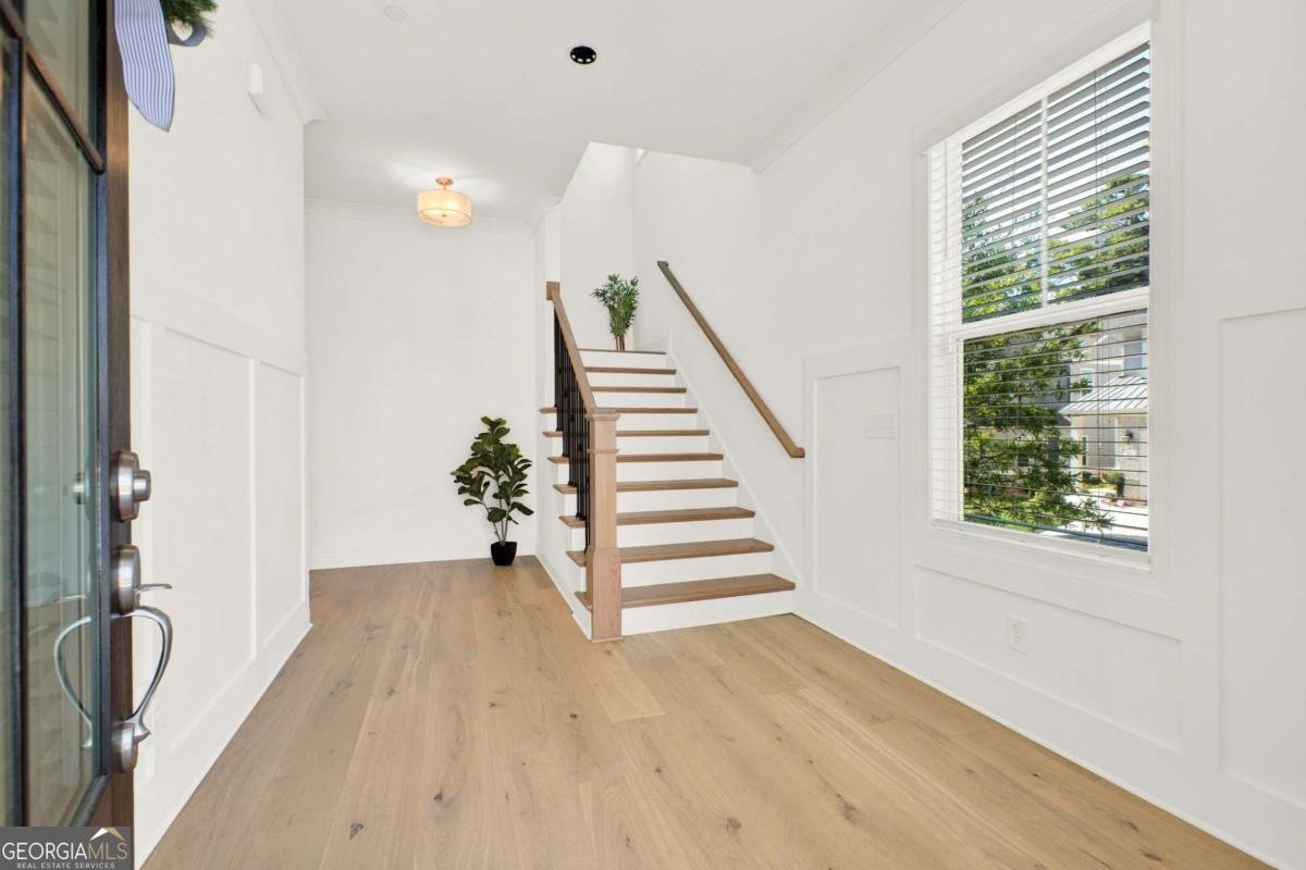 233 Scottsdale Drive Marietta - main photo