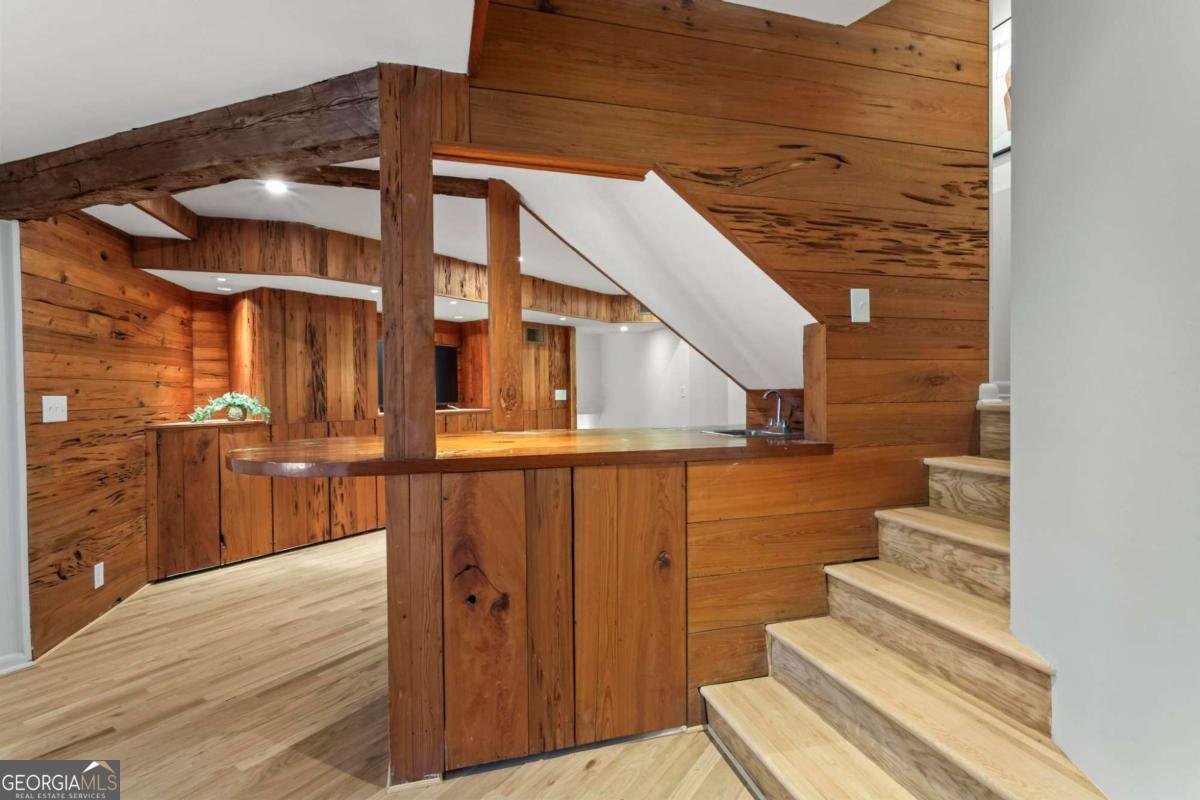 120 Laurel Drive Atlanta - 33