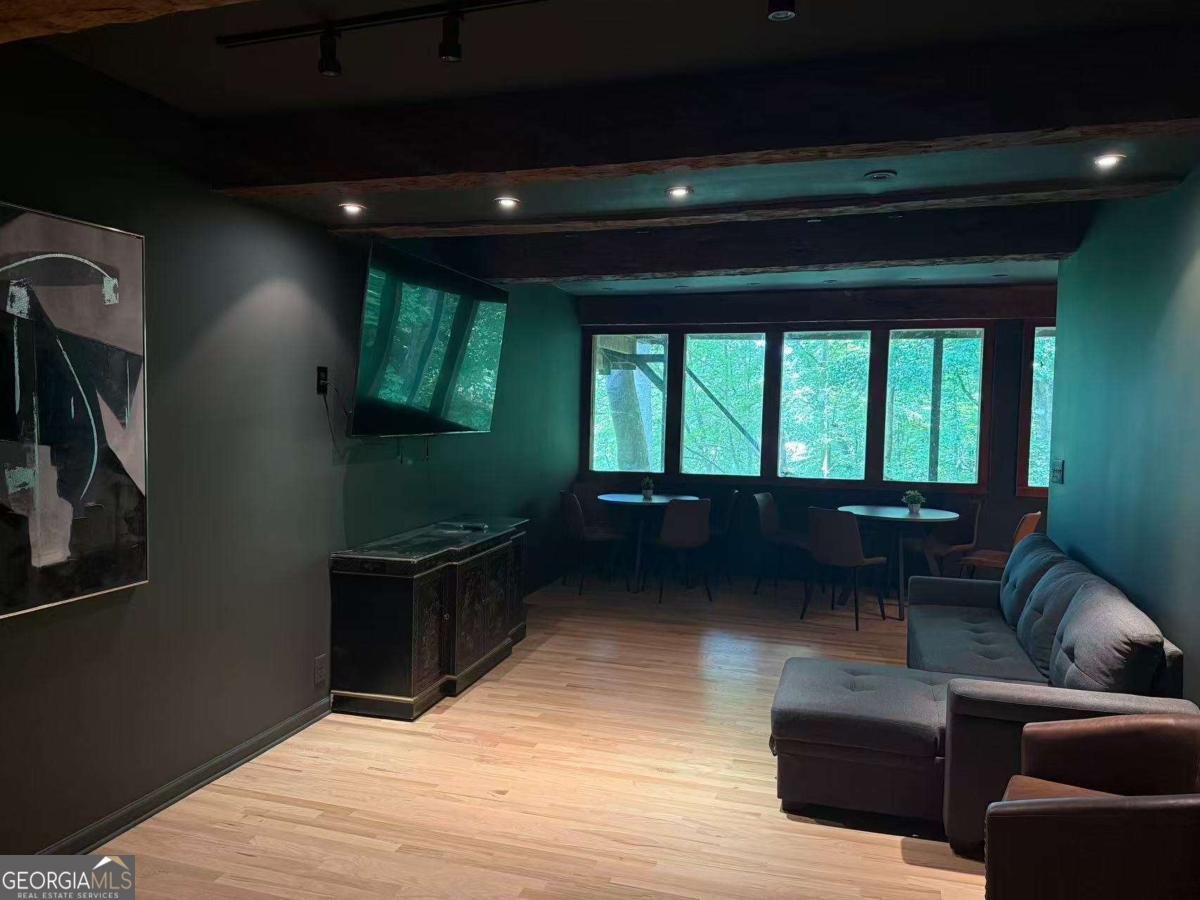 120 Laurel Drive Atlanta - 39