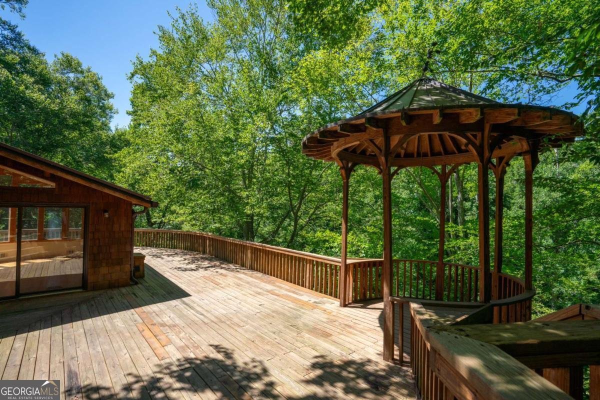 120 Laurel Drive Atlanta - 76