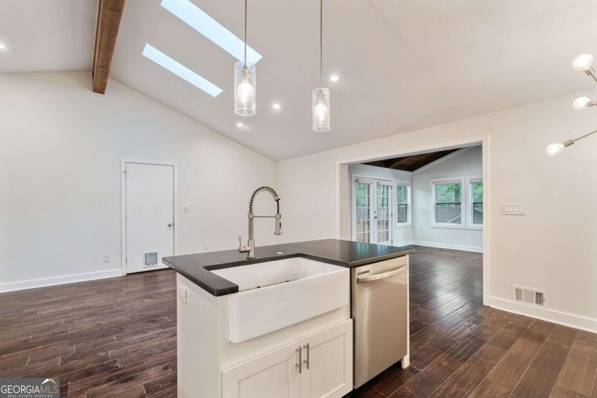 4084 Longview Drive Atlanta - 14