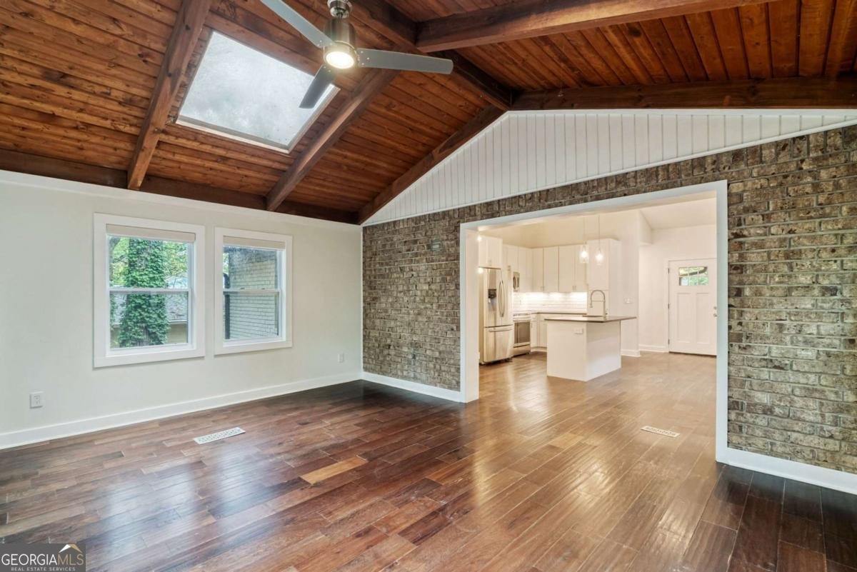 4084 Longview Drive Atlanta - 17