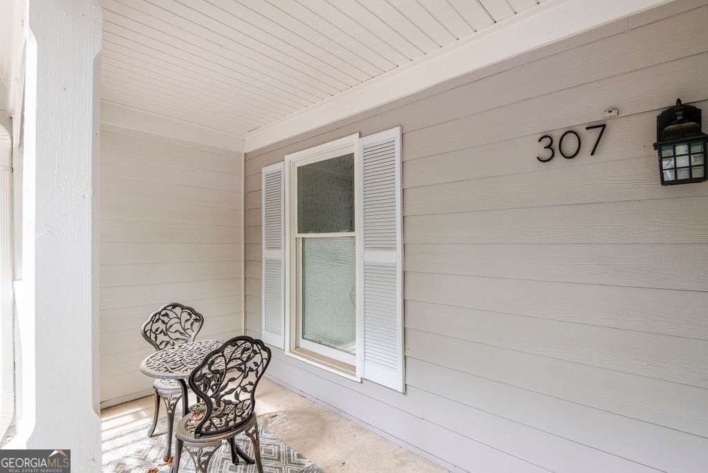 307 Hollyfax Circle Atlanta - 4