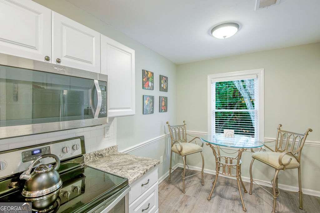 307 Hollyfax Circle Atlanta - 9