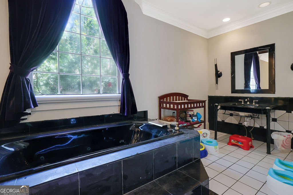 110 Larne Court Roswell - 8
