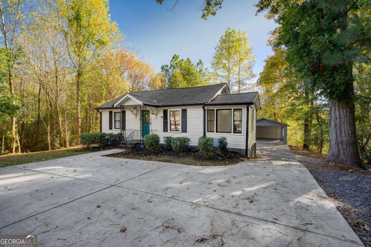 1736 Dickerson Drive Mableton - 1