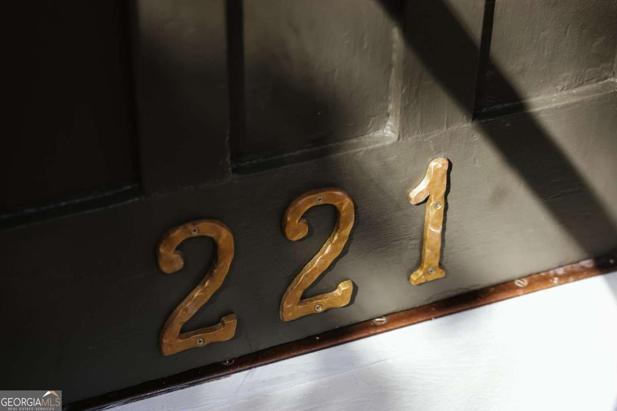 221 University Drive Athens - 3