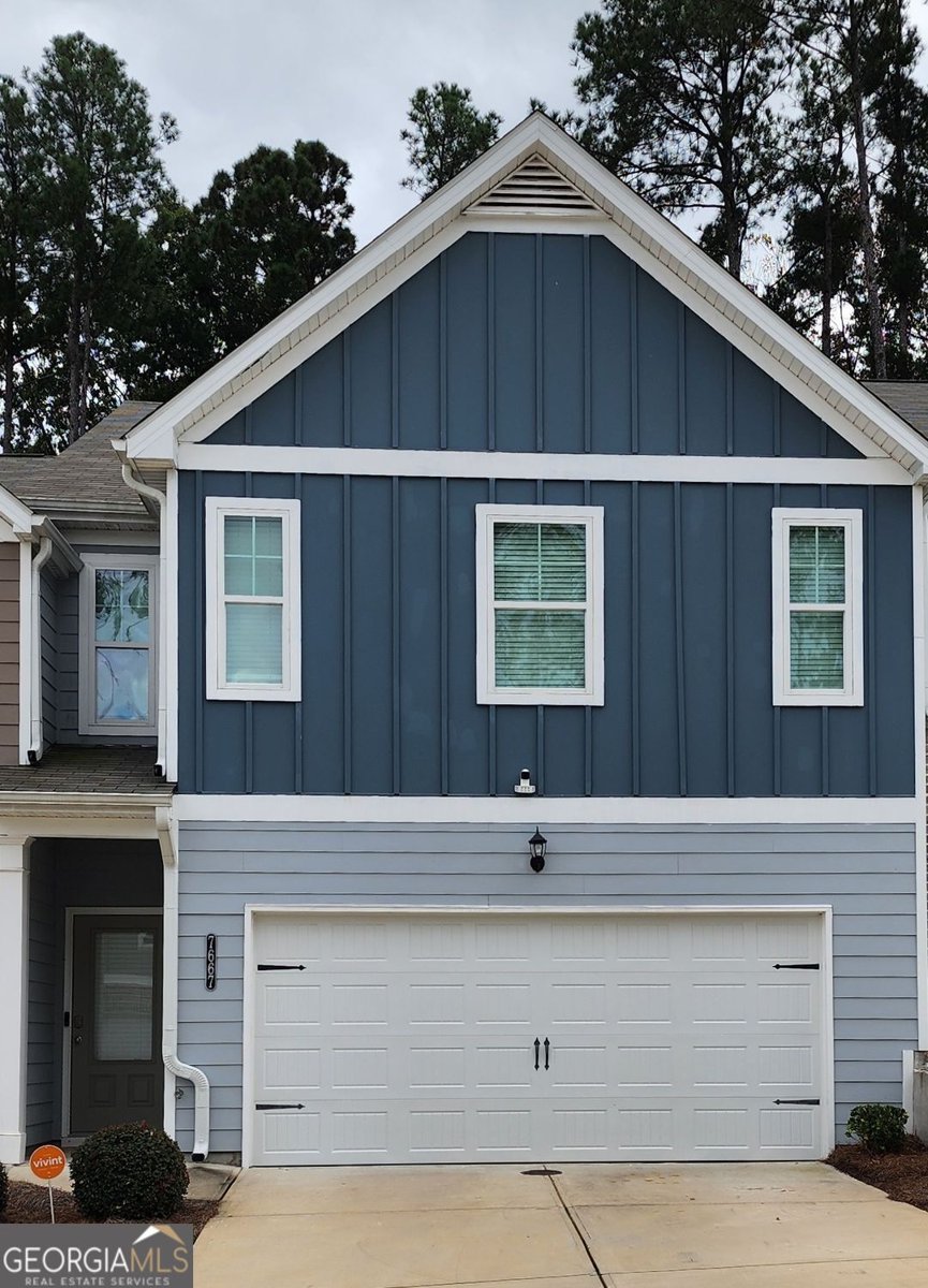 7667 Gray Pointe Drive Lithonia - 1