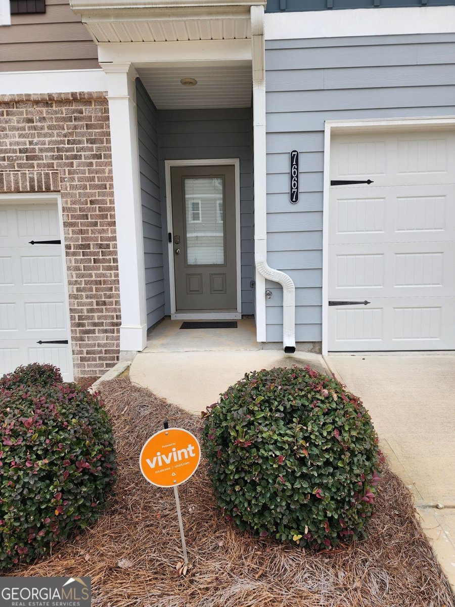 7667 Gray Pointe Drive Lithonia - 3